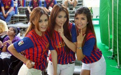 Barcelona girls fans